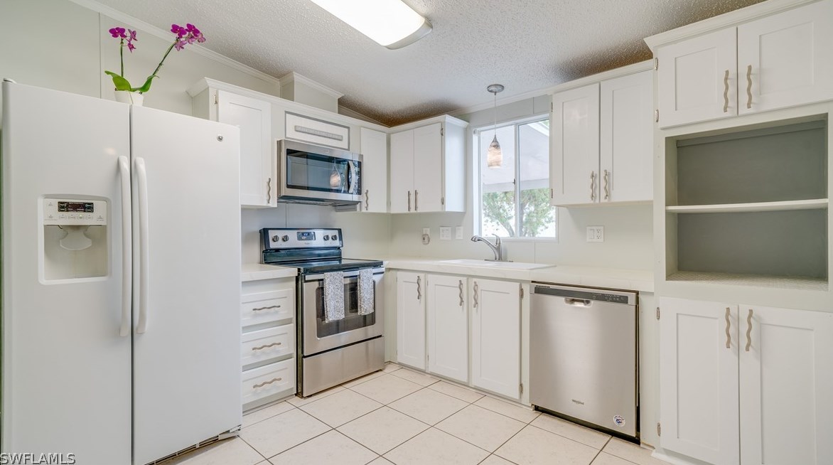 524 Misty Ln, Fort Myers, FL 33903-5672