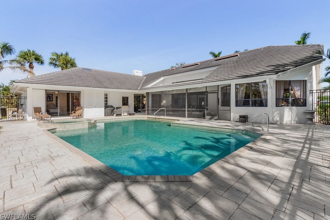 27 Falconwood Ct, Fort Myers, FL 33919-7534