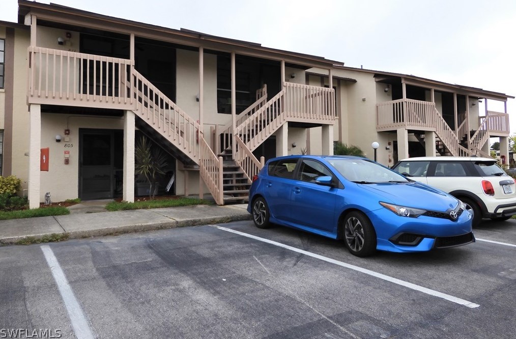 9350 Lennex Ln, Fort Myers, FL 33919-4300