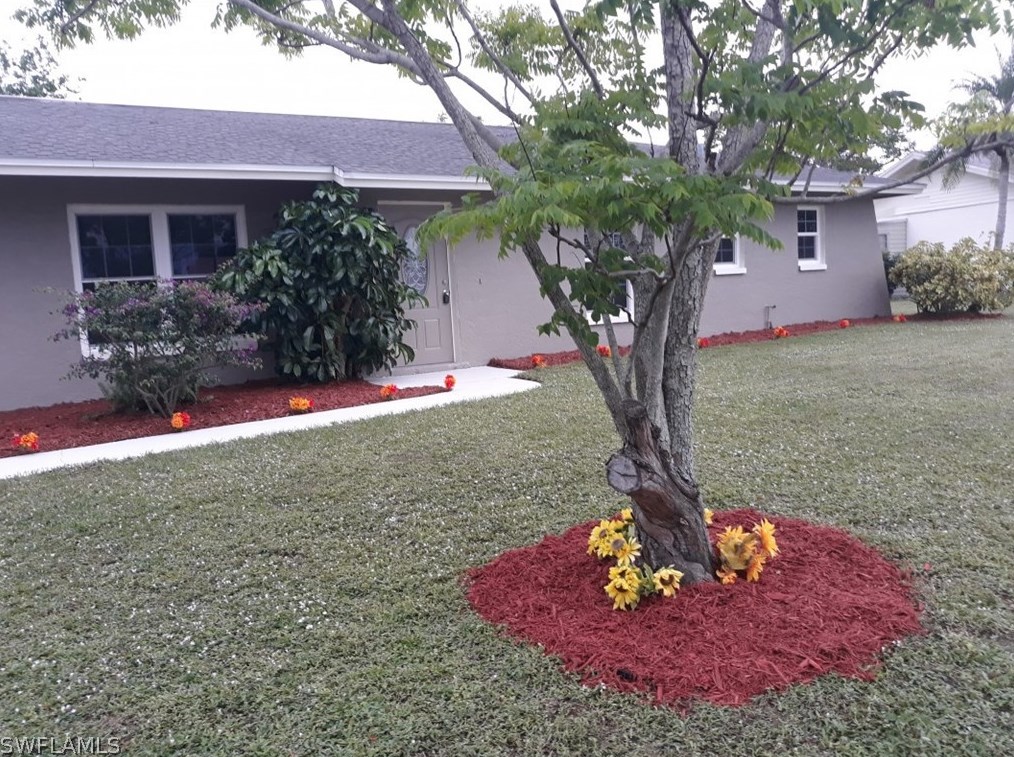1390 White Cedar Ln, Fort Myers, FL 33917-3454