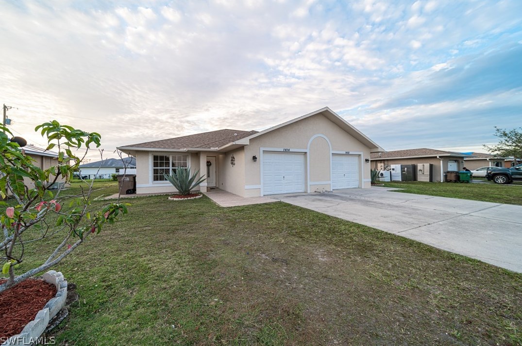 1402 Country Club Blvd, Cape Coral, FL 33990-2160