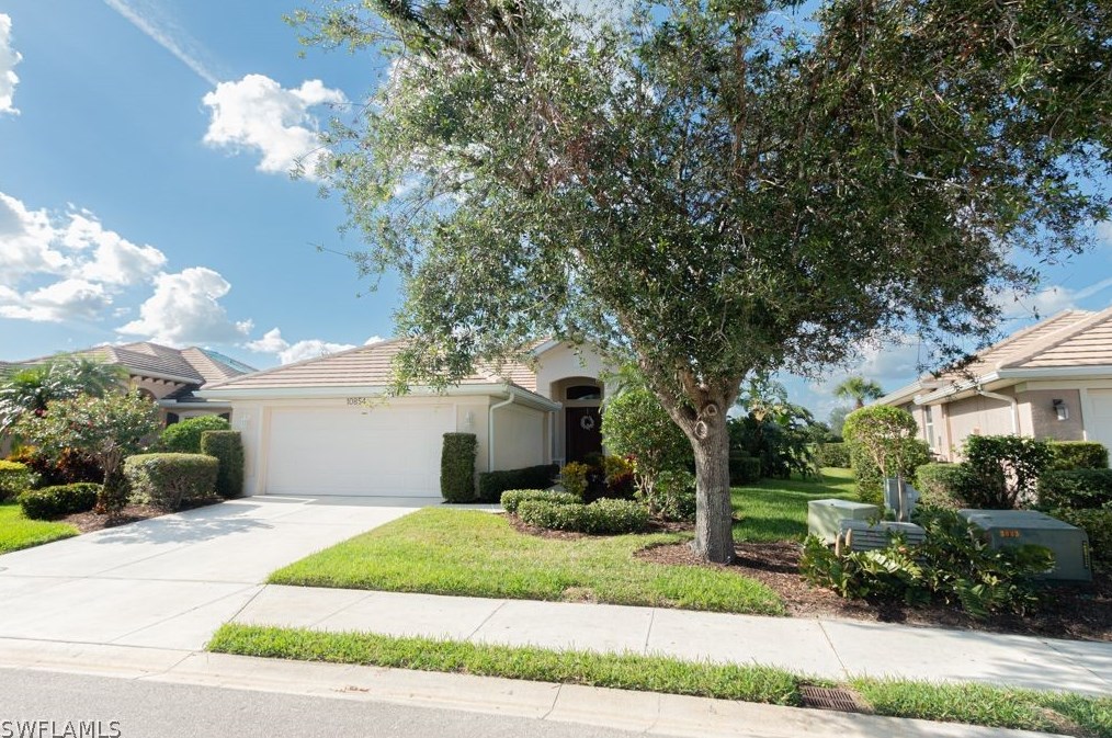 10854 Tiberio Dr, Fort Myers, FL 33913-7104