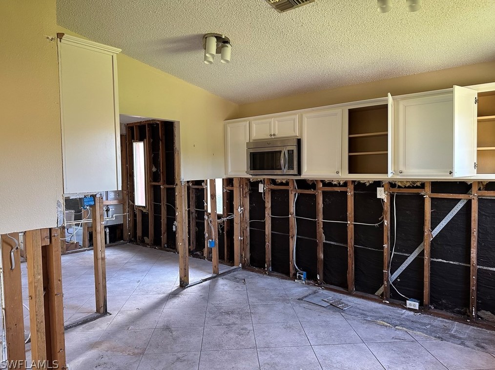 6487 Royal Woods Dr, Fort Myers, FL 33908-6153