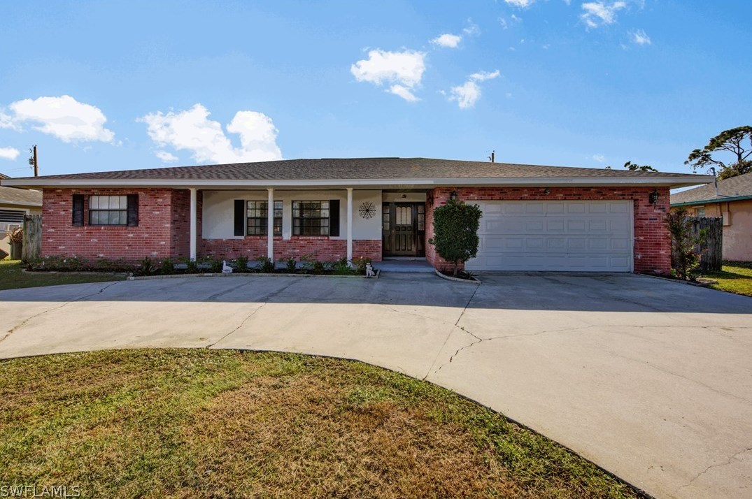 8072 New Jersey Blvd, Fort Myers, FL 33967-2827