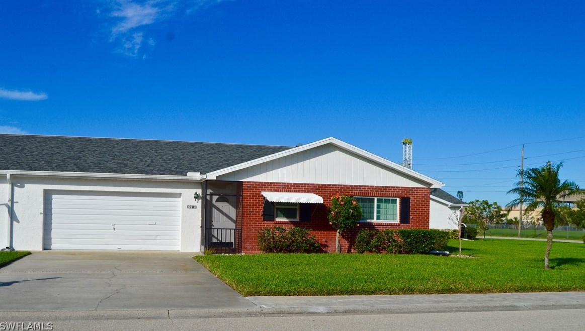 6910 Edgewater Cir, Fort Myers, FL 33919-6710
