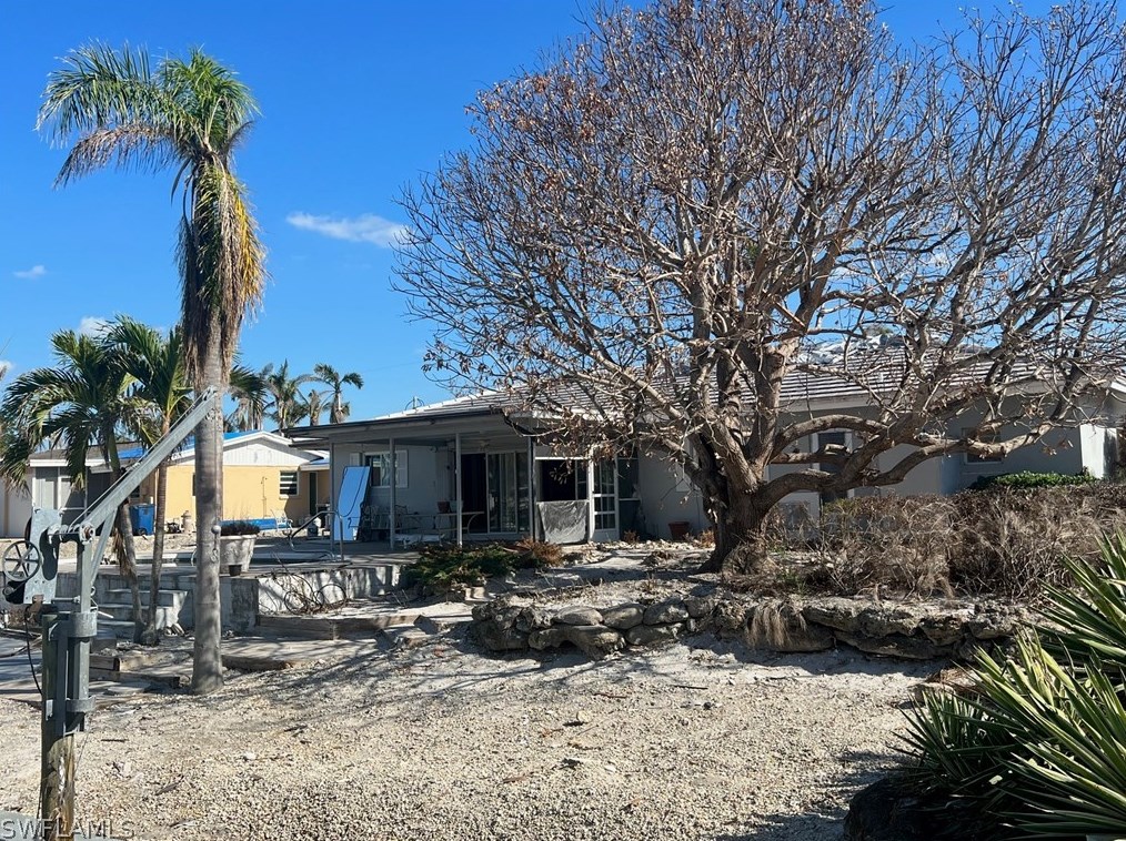 201 Randy Ln, Fort Myers Beach, FL 33931