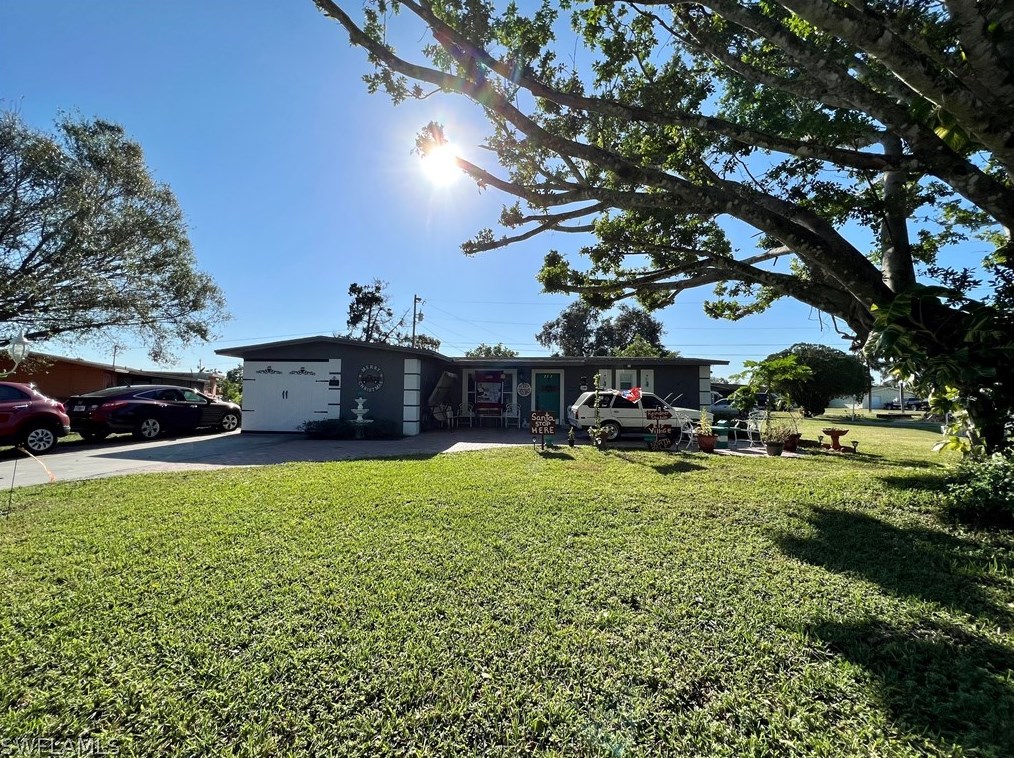 202 W Penn Rd, Lehigh Acres, FL 33936