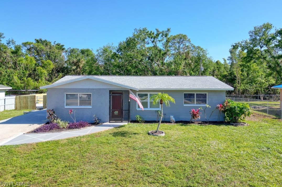 641 Camellia Dr, Fort Myers, FL 33903-5254