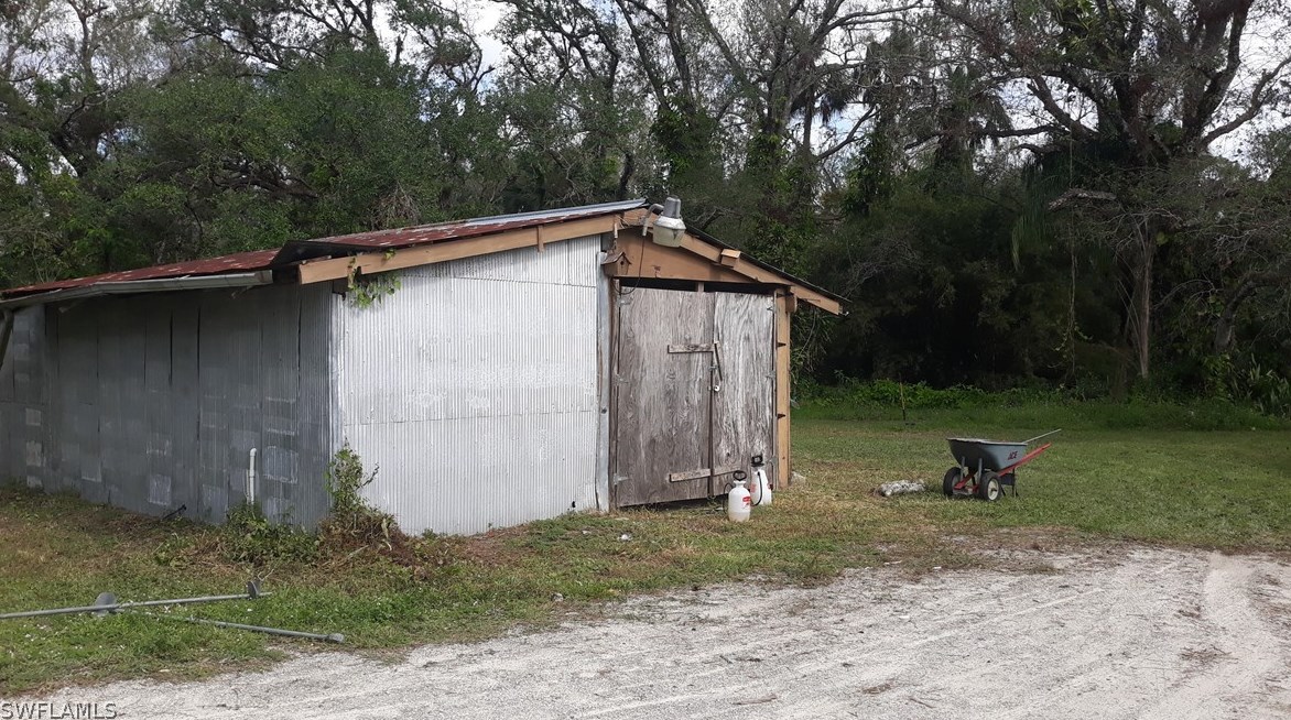 2081 Linwood Ave, Alva, FL 33920-3419