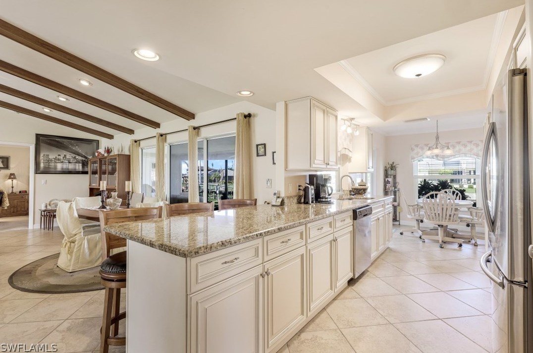 2101 25th Ln, Cape Coral, FL 33904-3237
