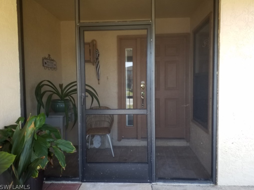 6482 Royal Woods Dr, Fort Myers, FL 33908-6192