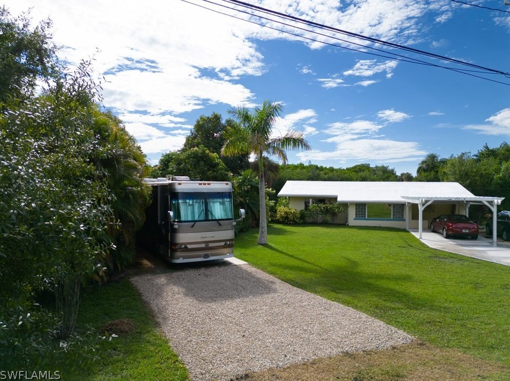 1317 Driftwood Dr, Fort Myers, FL 33903-3636