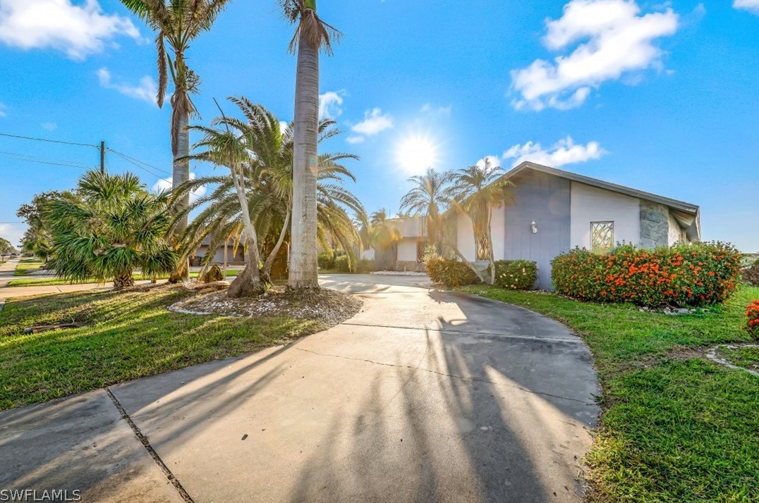 4904 Pelican Blvd, Cape Coral, FL 33914-6586