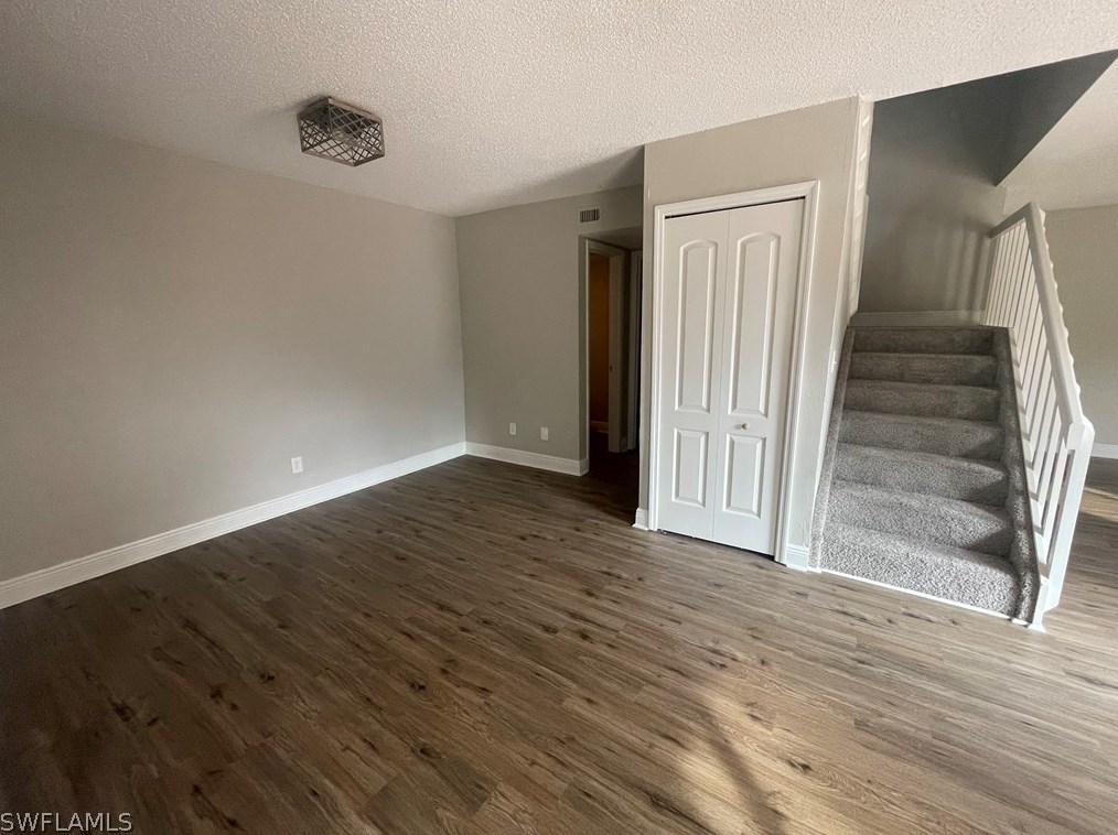 1466 Park Shore Cir, Fort Myers, FL 33901-9618