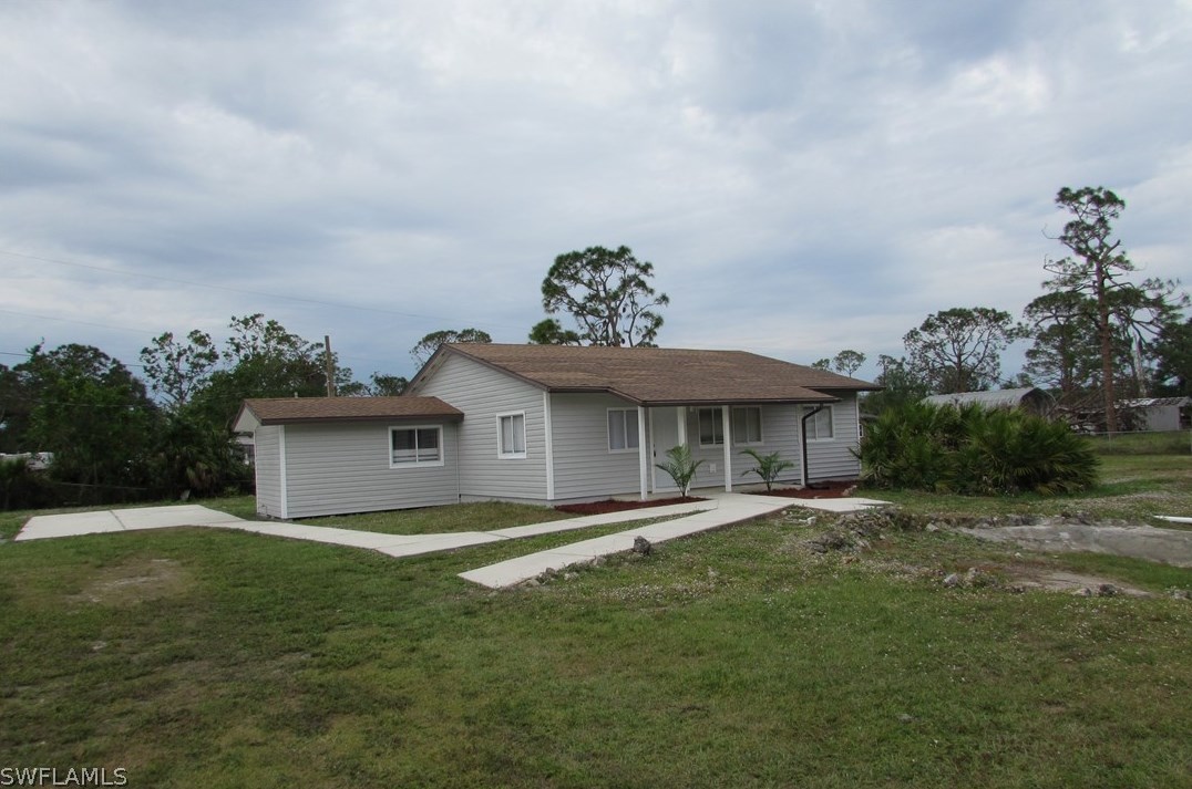 8100 Cook Dr, Fort Myers, FL 33917-1742