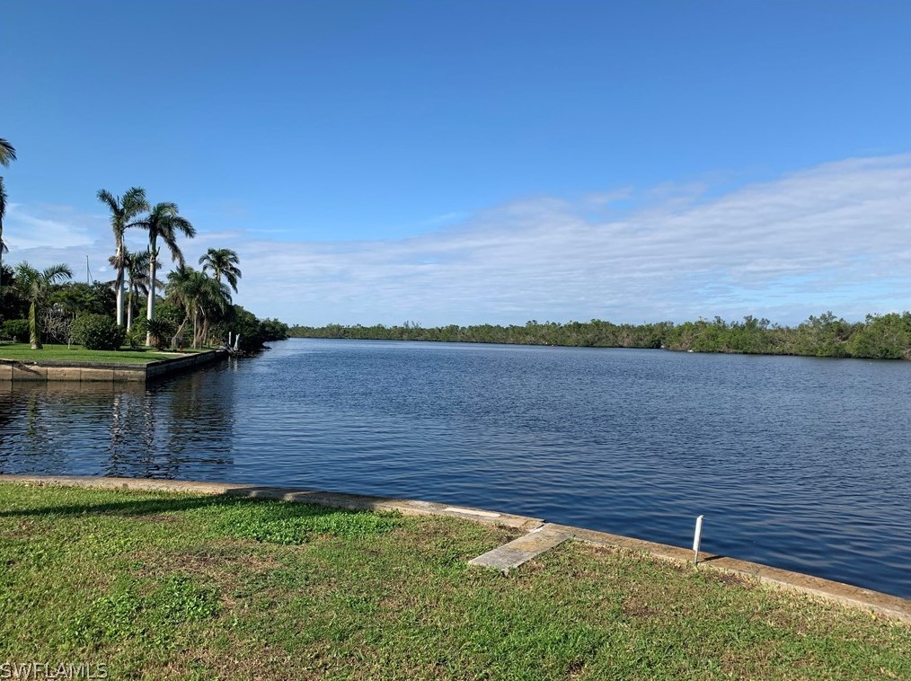 4909 Riverside Dr, Fort Myers, FL 33905-2630