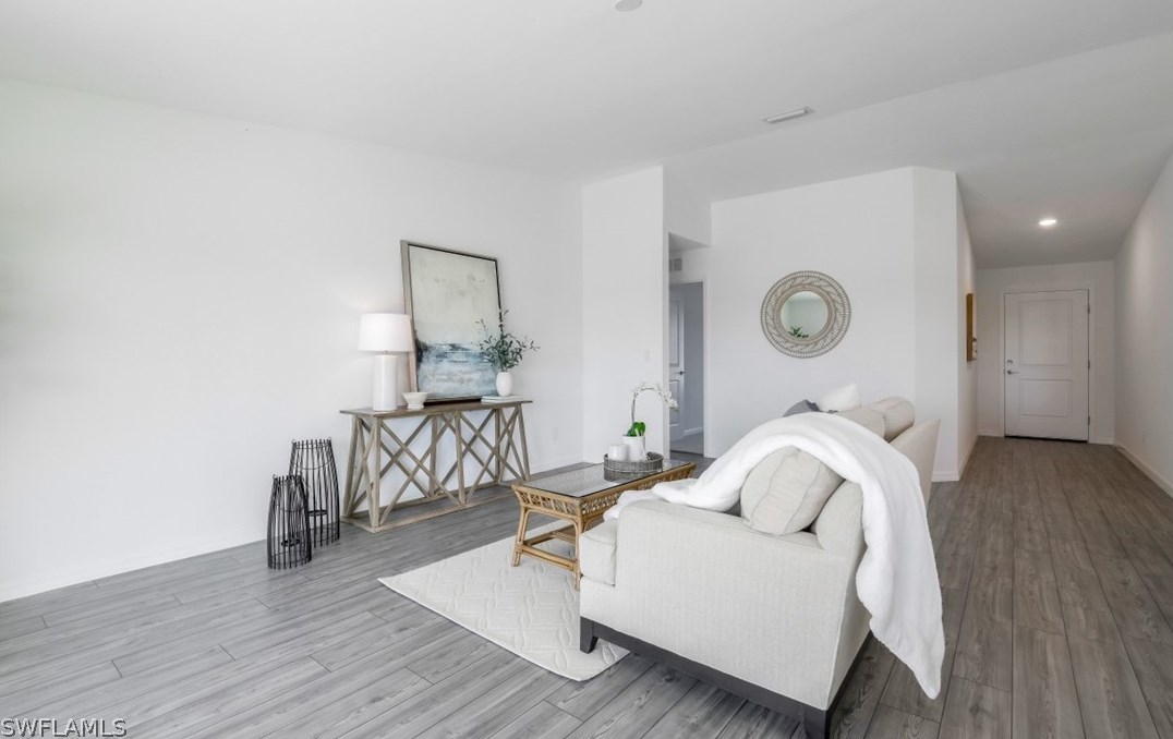 2804 6th Pl, Cape Coral FL  33909-4377 exterior