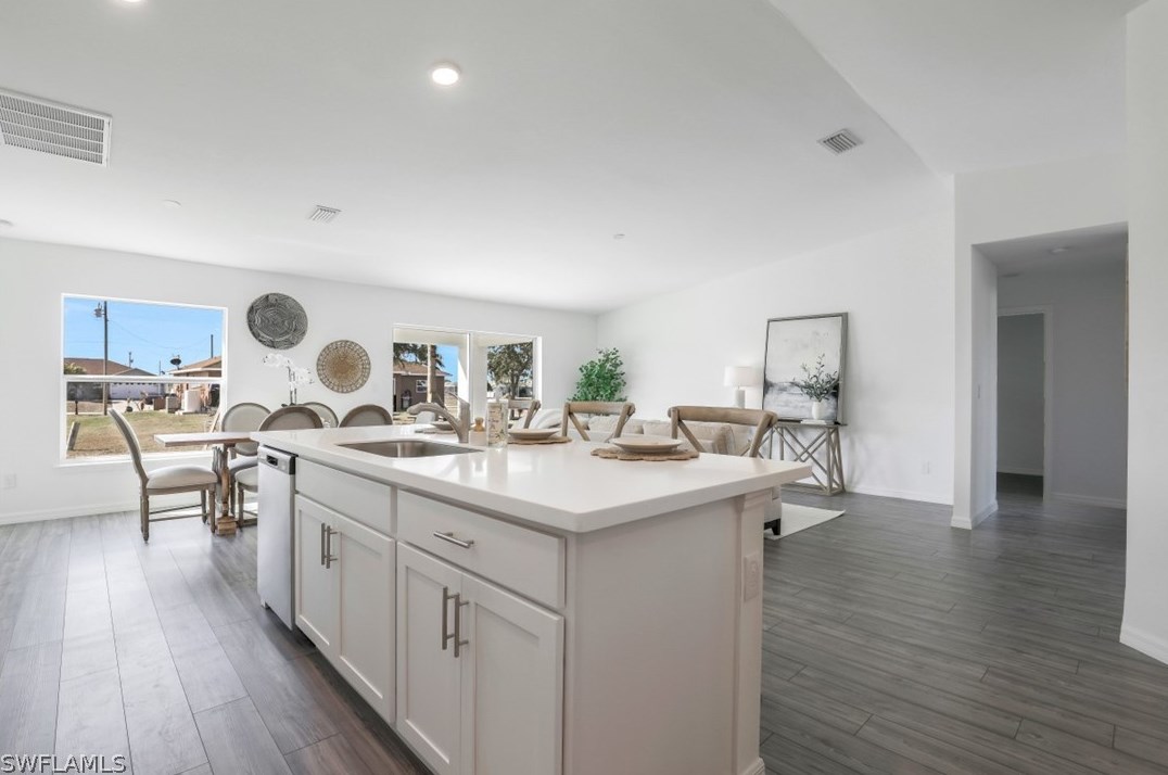 2804 6th Pl, Cape Coral FL  33909-4377 exterior