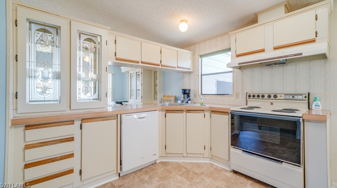 297 Dawn Dr, Fort Myers, FL 33903-5673