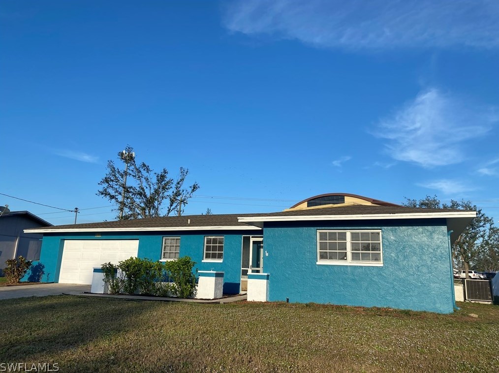 633 Ne 15th Ct, Cape Coral, FL 33909