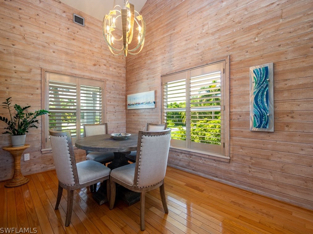 9027 Mockingbird Dr, Sanibel, FL 33957