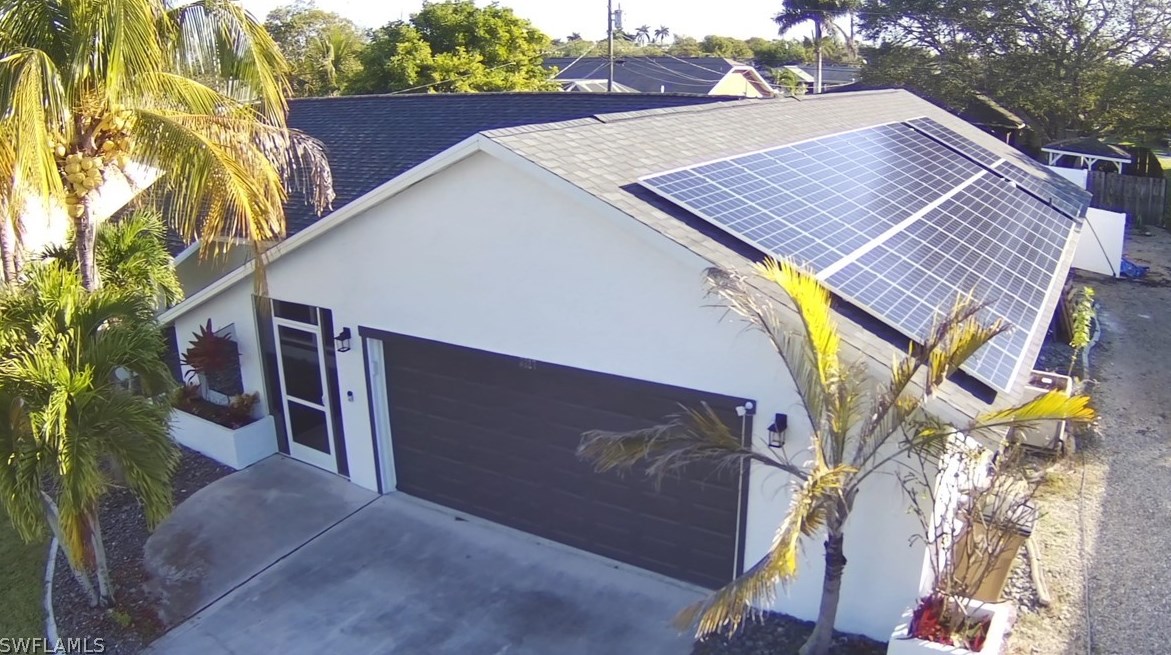 3227 1st Pl, Cape Coral, FL 33904-4112