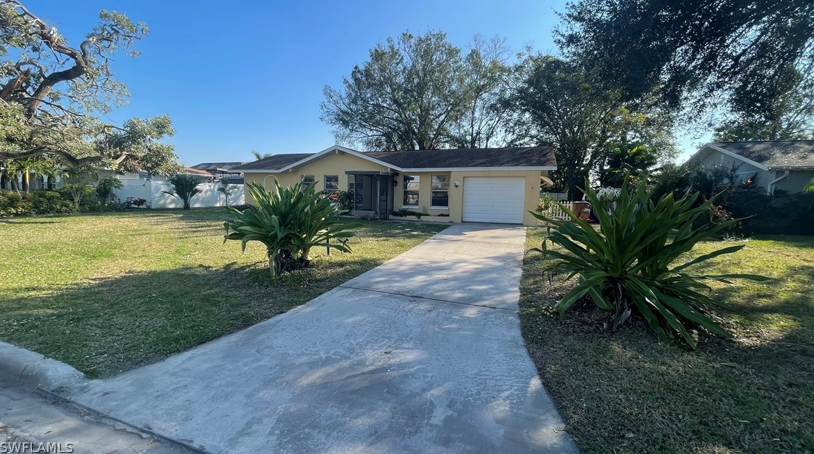 228 Oakside St, Lehigh Acres, FL 33936