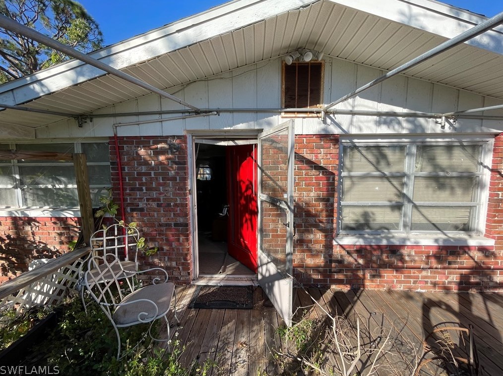 320 Monterey St, Fort Myers, FL 33903-2856