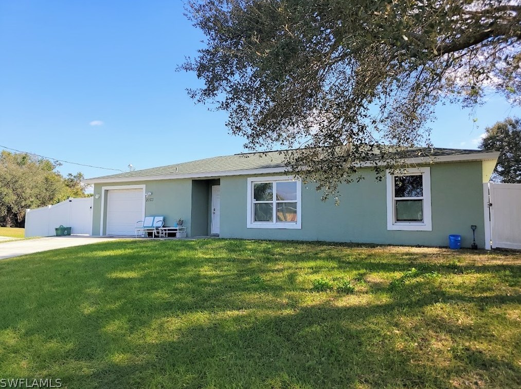 2063 Detroit Dr, Labelle, FL 33935