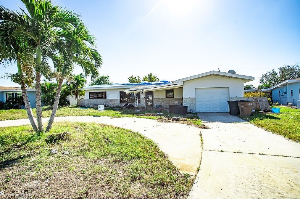 740 Tower Dr, Cape Coral, FL 33904-5665