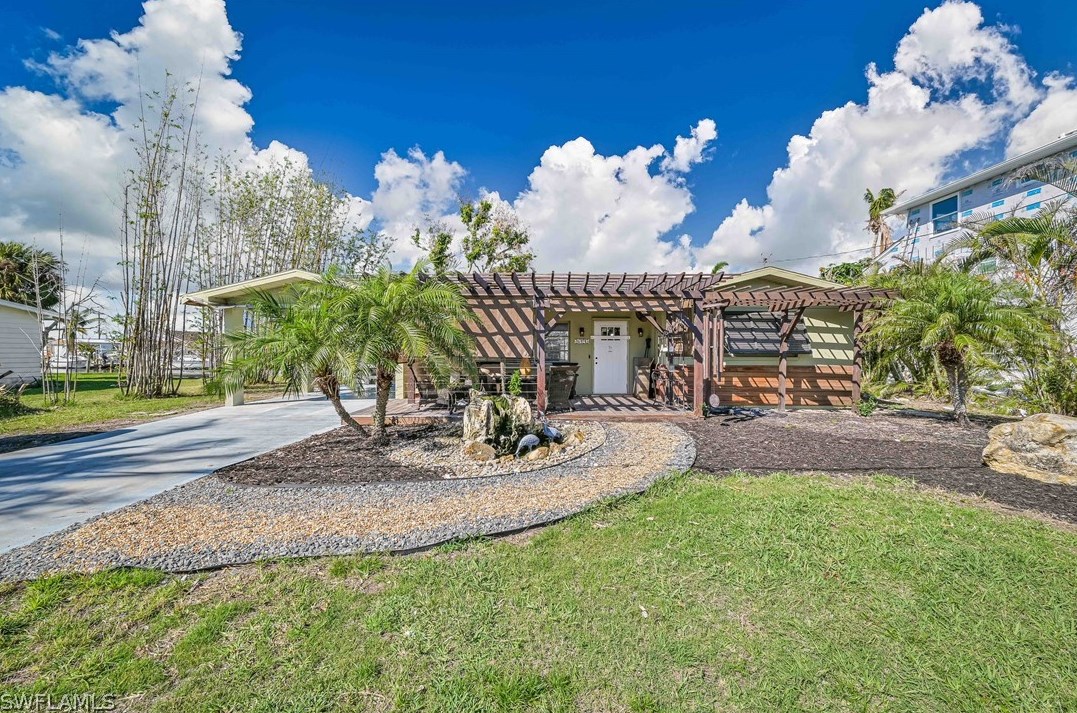 2579 Sanibel Blvd, Saint James City, FL 33956