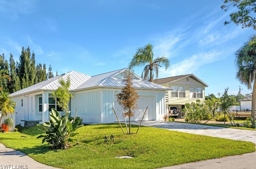 767 110th Ave N, Naples, FL 34108