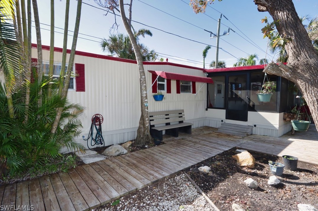 12115 Hibiscus Dr, Fort Myers, FL 33908
