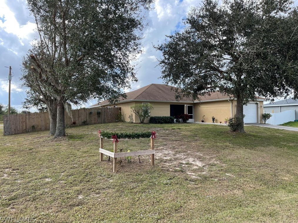 3015 Lady Ln, Labelle, FL 33935