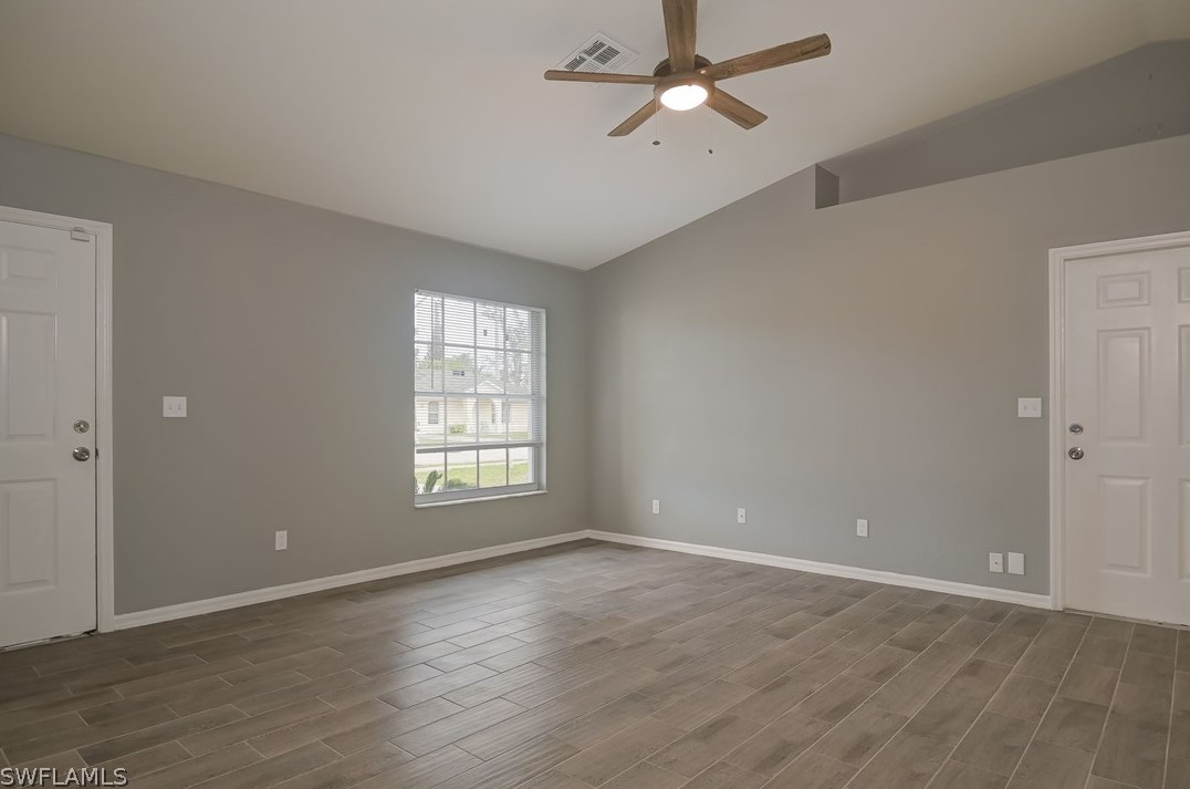 2832 Economy St, Fort Myers, FL 33916-2706