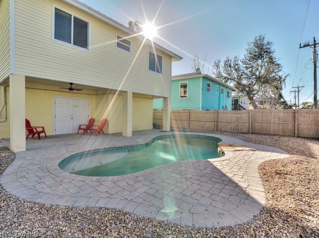 227 Mango St, Fort Myers Beach, FL 33931