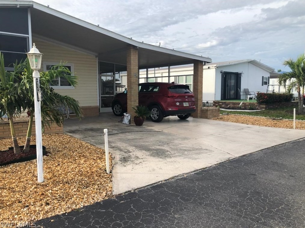 9025 Flamingo Cir, Fort Myers, FL 33903-2167