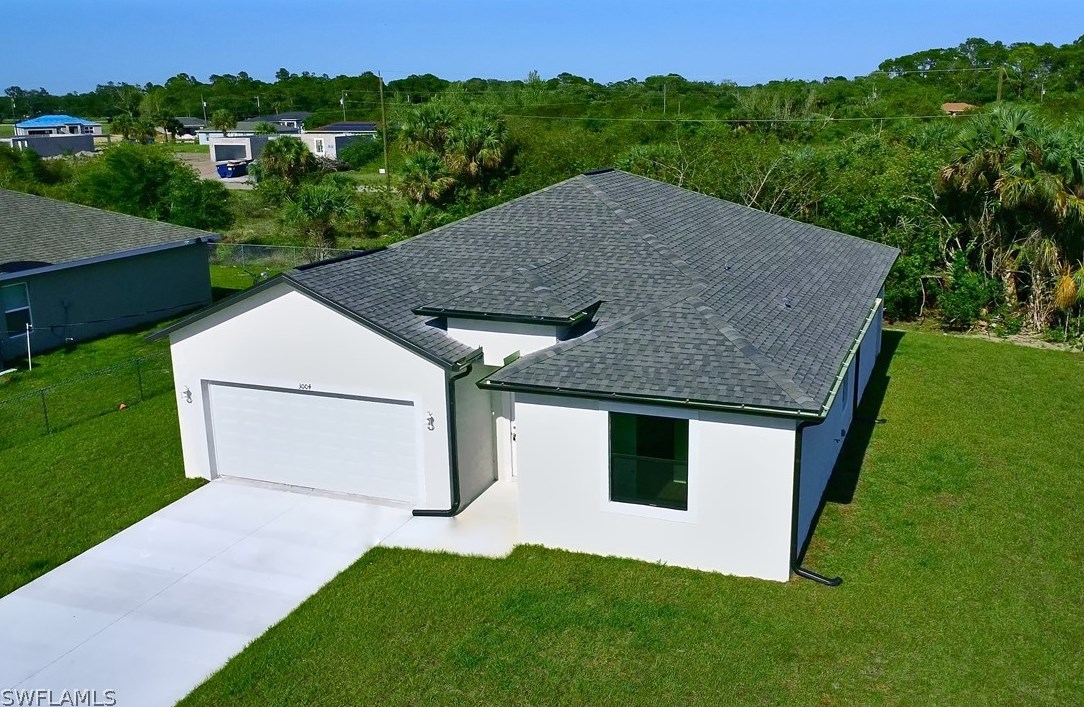 3033 Beechwood Cir, Labelle, FL 33935-5368