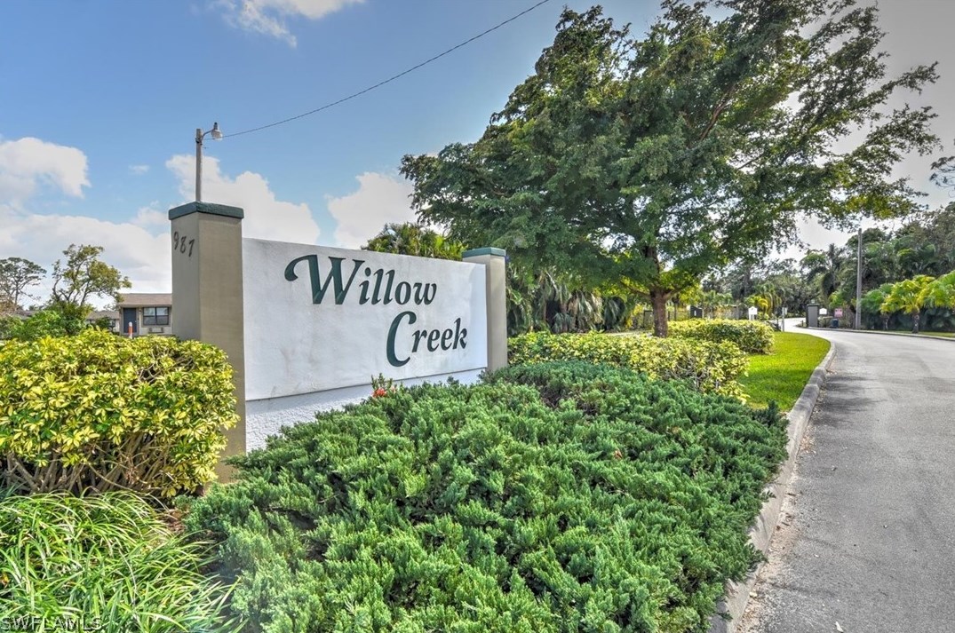 13660 Willow Bridge Dr, Fort Myers, FL 33903-4291