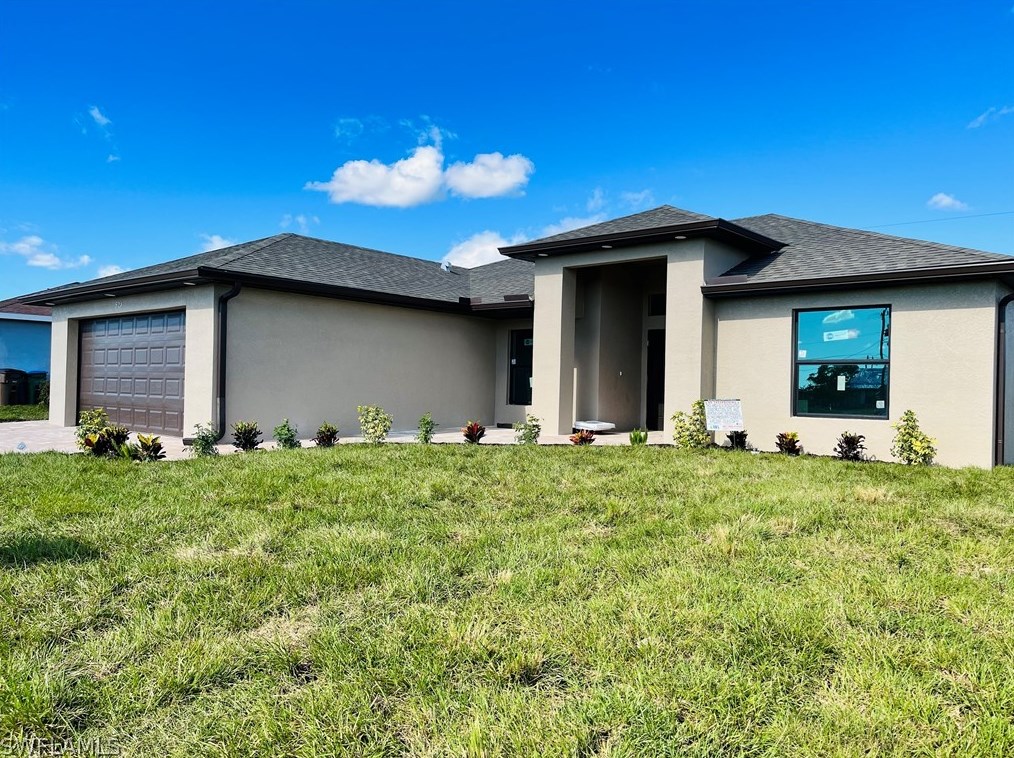 523 11th St, Cape Coral, FL 33990-2832