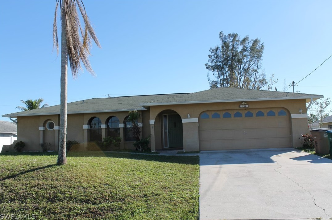 326 28th Ter, Cape Coral, FL 33904-3415