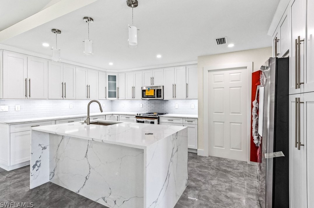 1633 Surfside Blvd, Cape Coral, FL