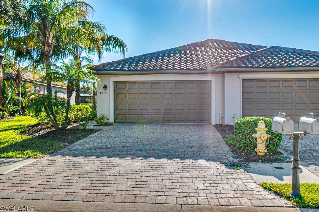 9134 Water Tupelo Rd, Fort Myers, FL 33912-9008