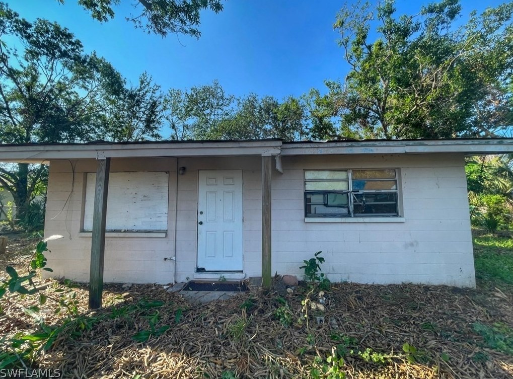 2715 Market St, Fort Myers, FL 33916