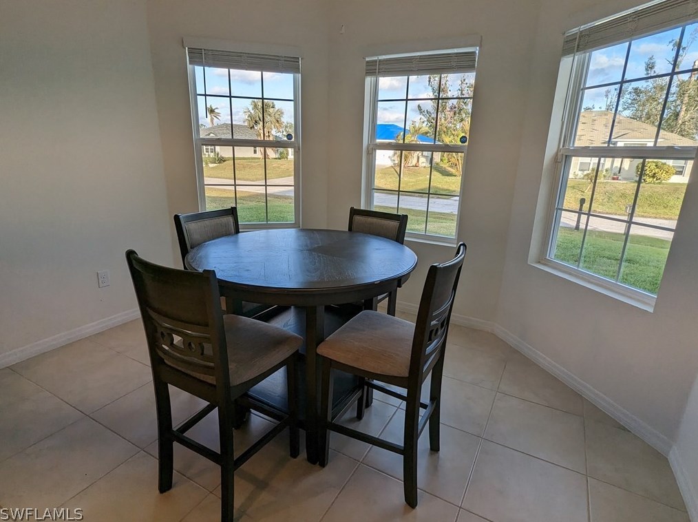 1826 Ne 4th Pl, Cape Coral, FL 33909