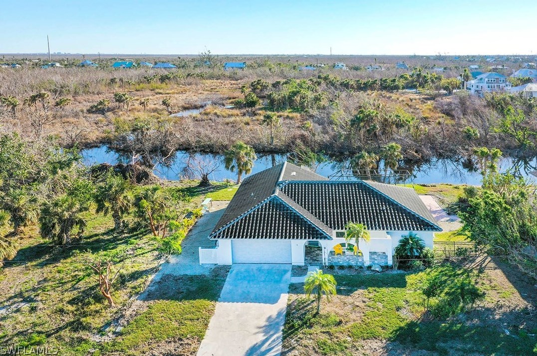 702 Durion Ct, Sanibel, FL 33957
