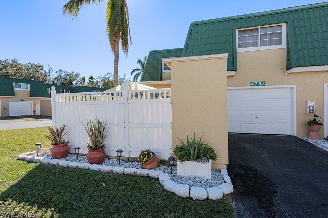 4784 Albacore Ln, Fort Myers, FL 33919-3345