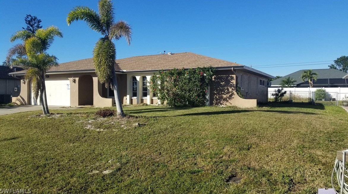 206 15th Ave, Cape Coral, FL 33990-1796