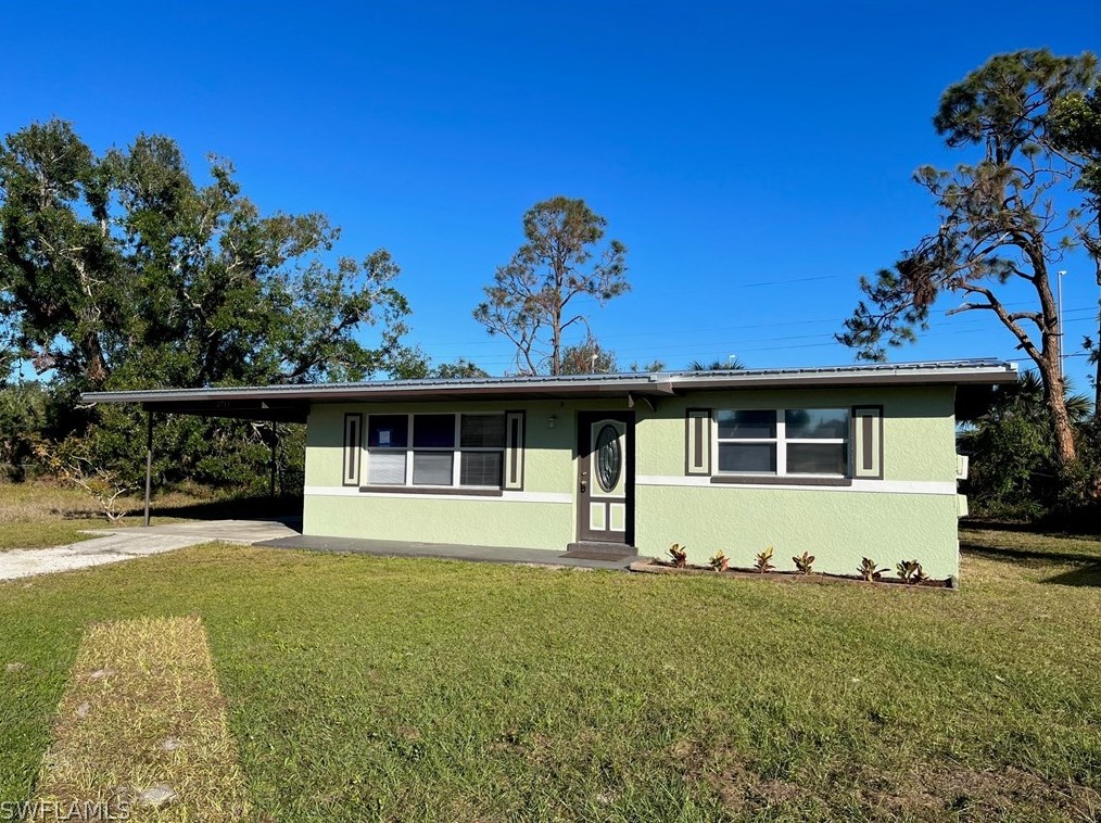 2711 Elmwood St, Fort Myers, FL 33901-0920