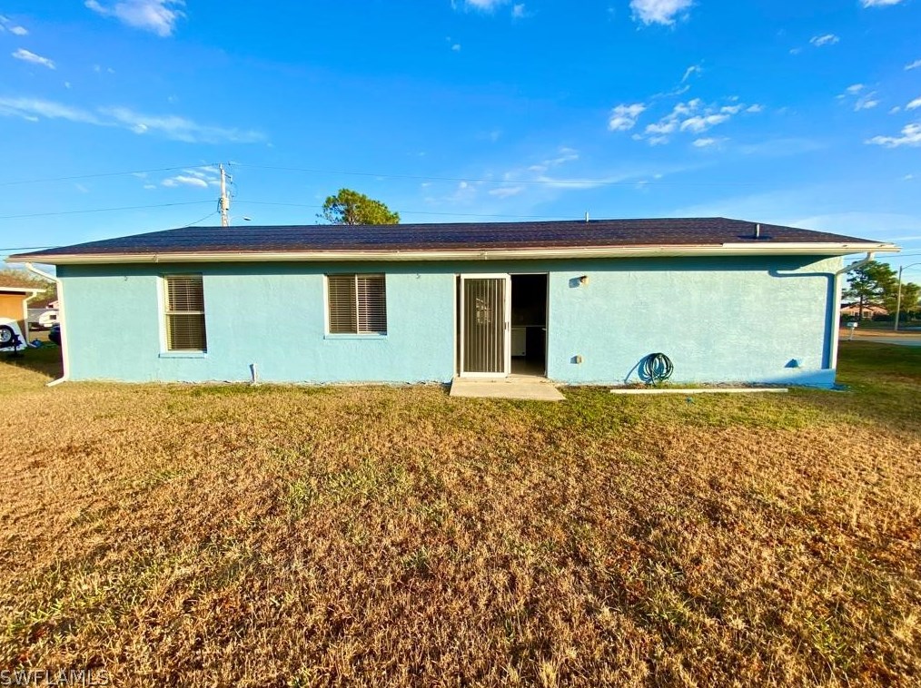 417 Candlewick Cir S, Lehigh Acres, FL 33936